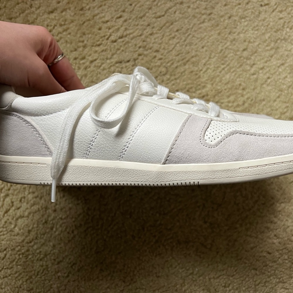 Universal Thread Sneakers - Picture 3 of 4